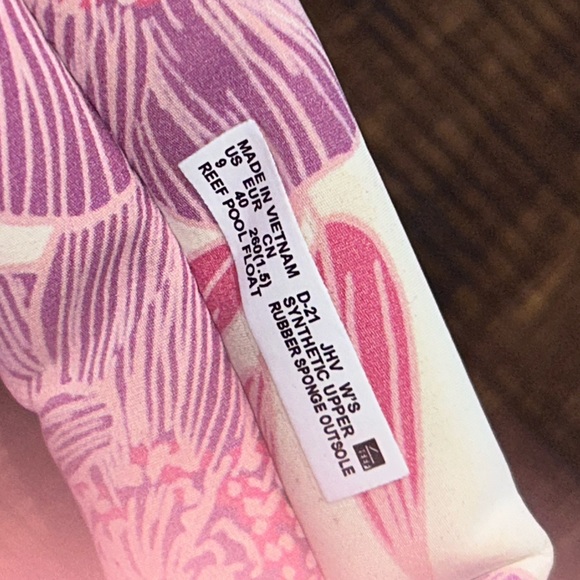 EUC Reef Brand Flip Flops Size 9 - Picture 6 of 6